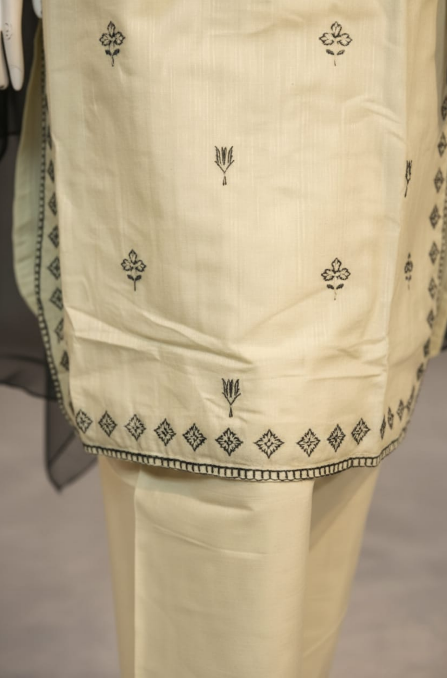 Women’s Embroidered Lawn Cotton 3 Piece Pakistani Suit with Chiffon Dupatta