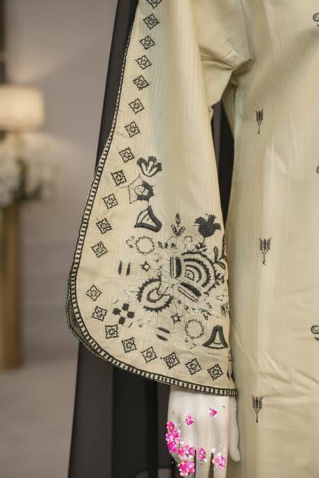 Women’s Embroidered Lawn Cotton 3 Piece Pakistani Suit with Chiffon Dupatta